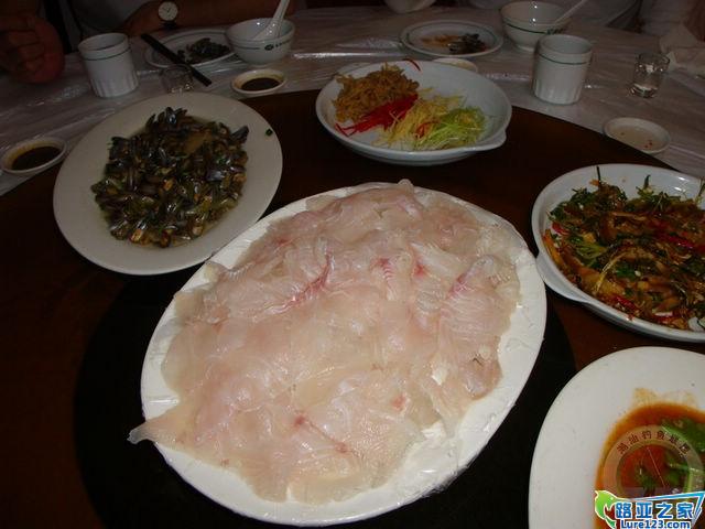 吃生鲈鱼片